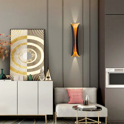 Anaïs Modern Curl Metal Wall Sconce