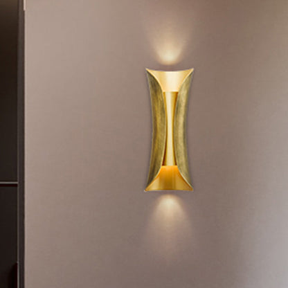 Léonie Goldene Wandlampe mit doppelten LED-Köpfen