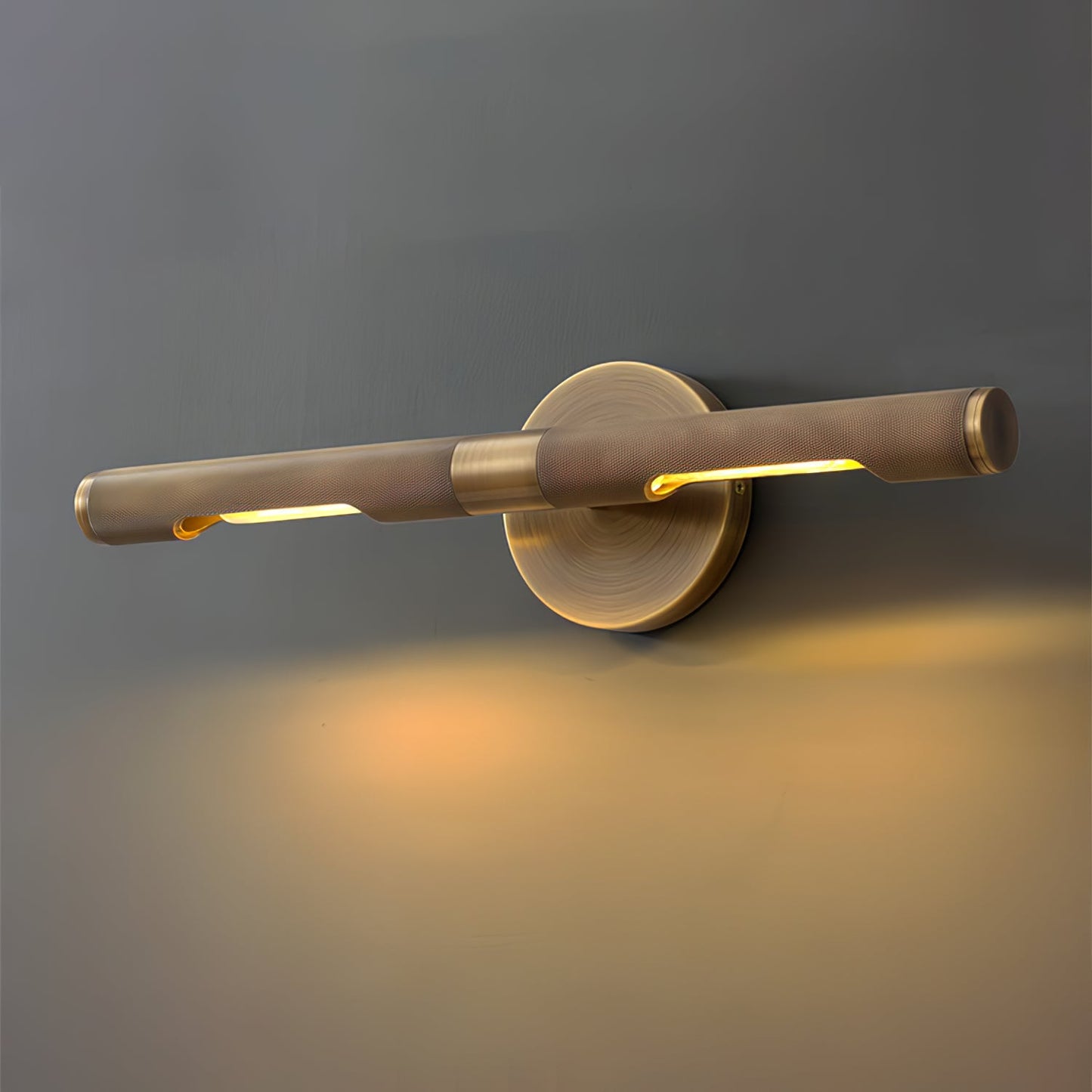 Émile Anvers Picture Wall Lamp with Brass Finish