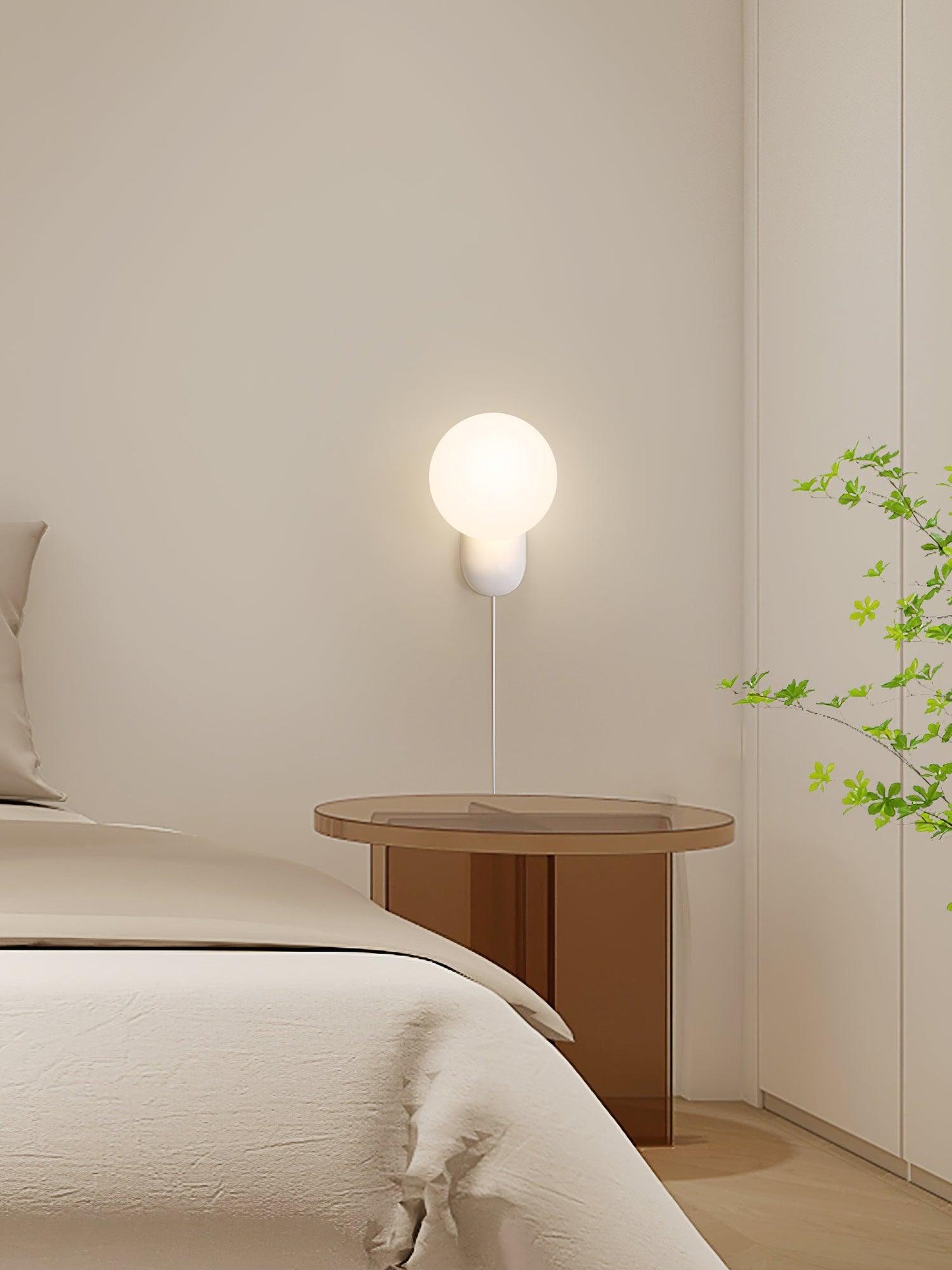 Aurélie Cantilever Wall Light Resin and Glass Decorative Lighting