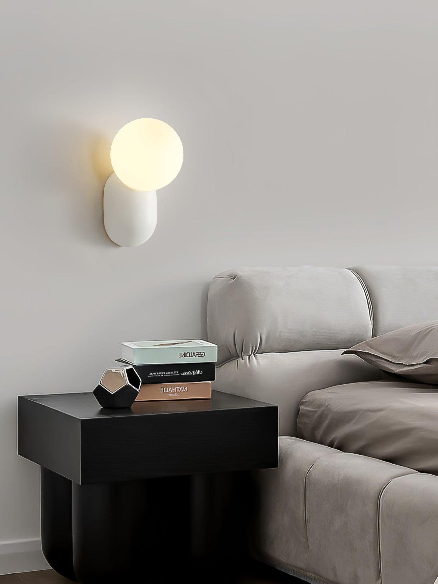 Aurélie Cantilever Wall Light Resin and Glass Decorative Lighting