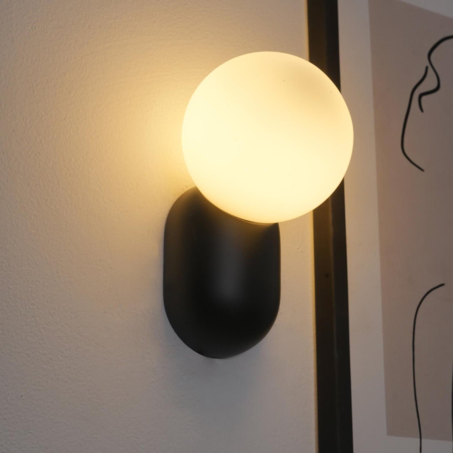 Aurélie Cantilever Wall Light Resin and Glass Decorative Lighting