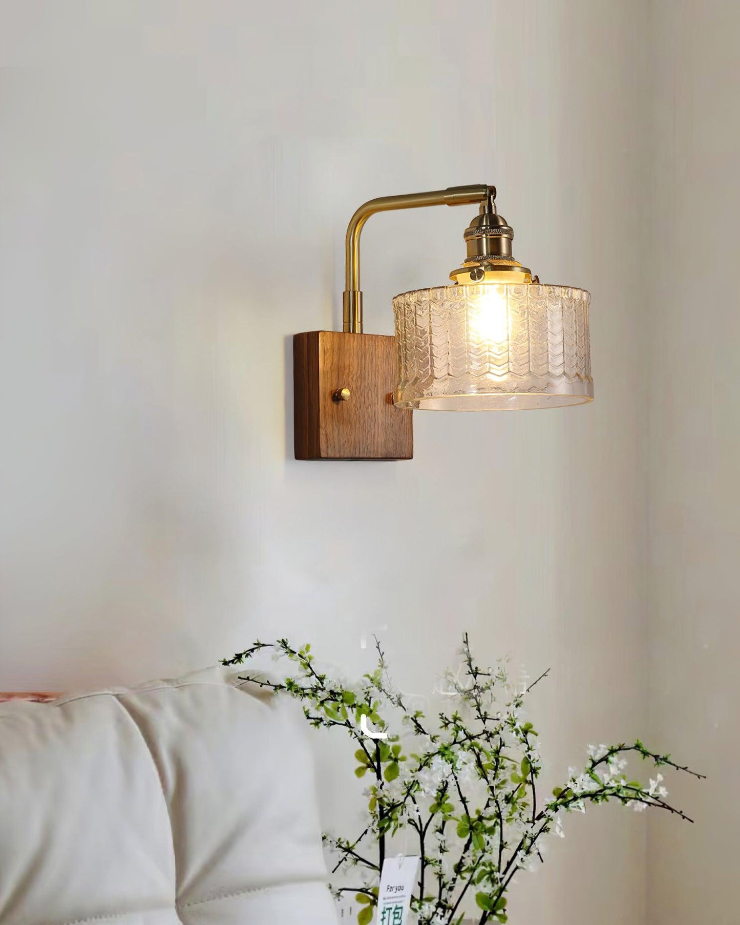 Eléonore Cavella Wall Lamp with Green Fish-Scale Glass Shade