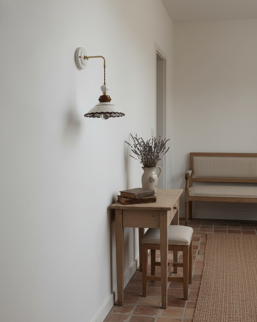 Élise Vintage Ceramic Wall Lamp with Scalloped Shade