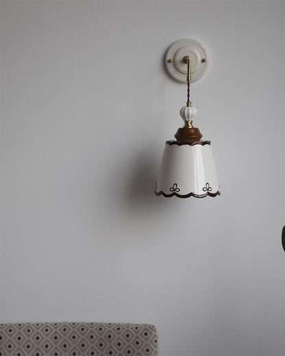 Élise Vintage Ceramic Wall Lamp with Scalloped Shade
