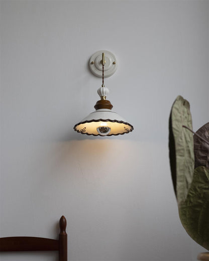Élise Vintage Ceramic Wall Lamp with Scalloped Shade