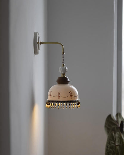 Élise Vintage Ceramic Wall Lamp with Scalloped Shade
