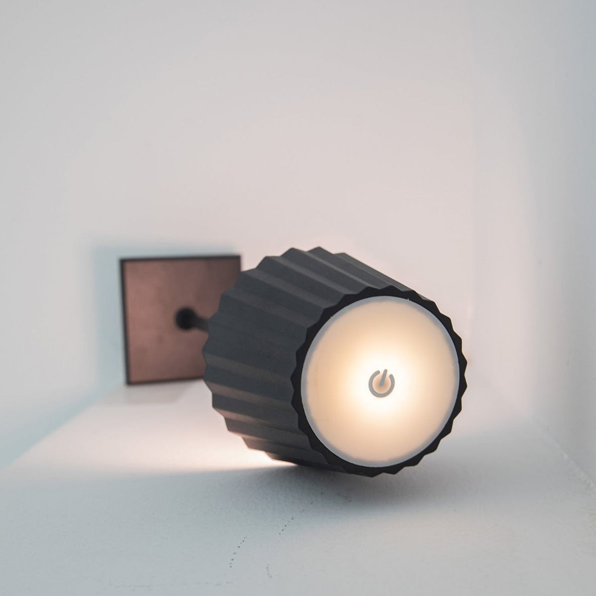 Élodie Dainty Groove Cordless LED Table Lamp Black Minimal Light