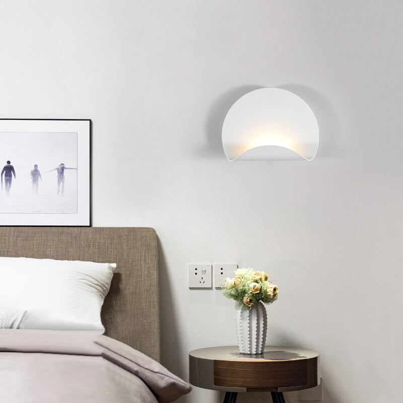 Aurélie Eclipse Curved Metal Wall Lamp