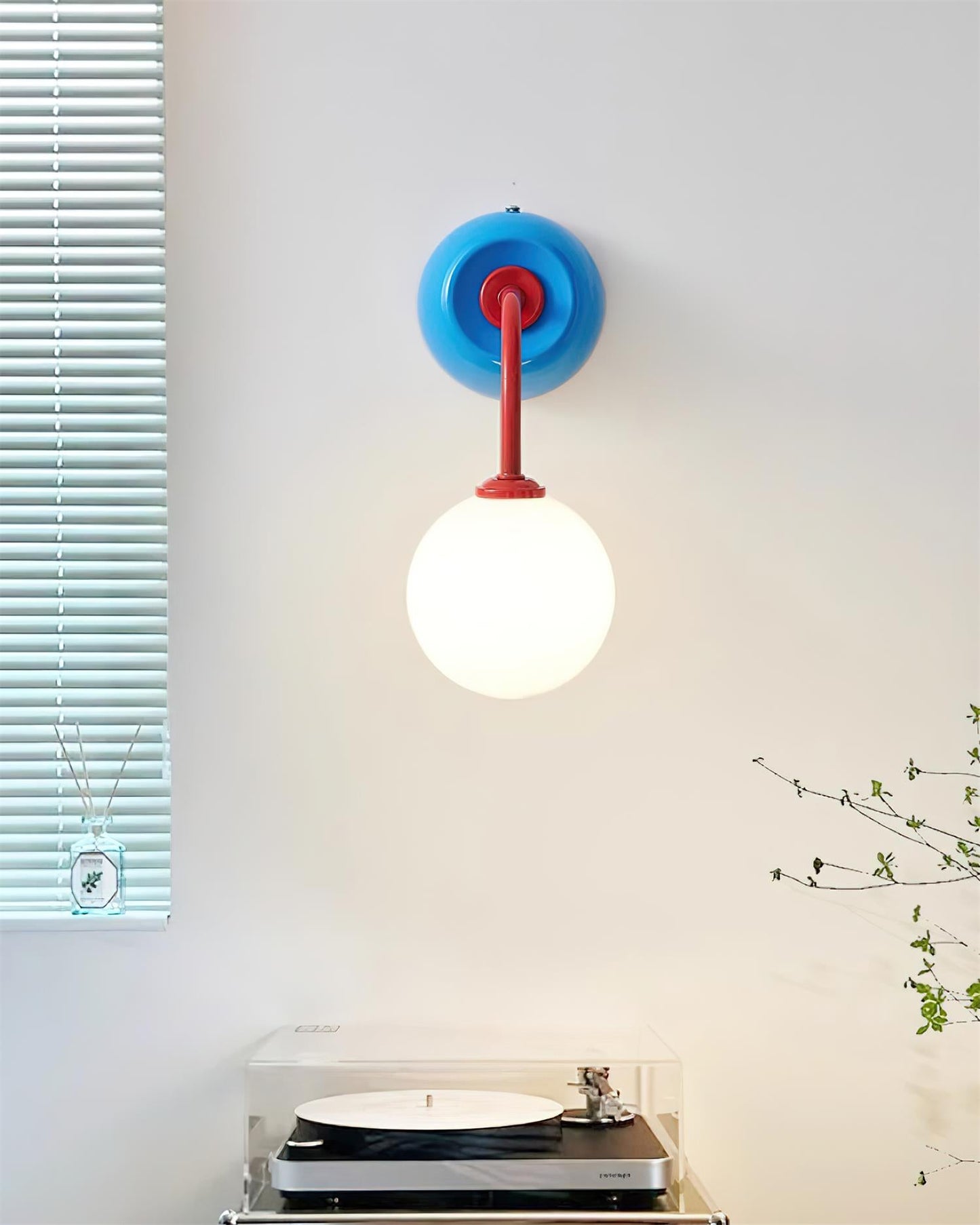 Léonie Retro Globe Wall Lamp with Curved Arm Design