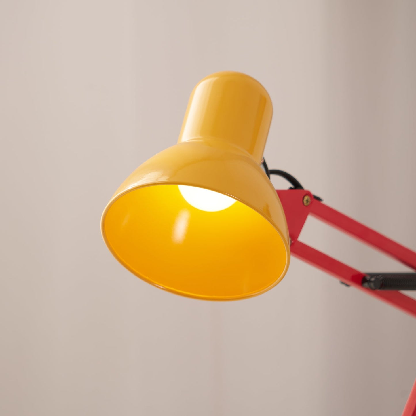 Solène Memphis Adjustable Table Lamp with Color Block Design
