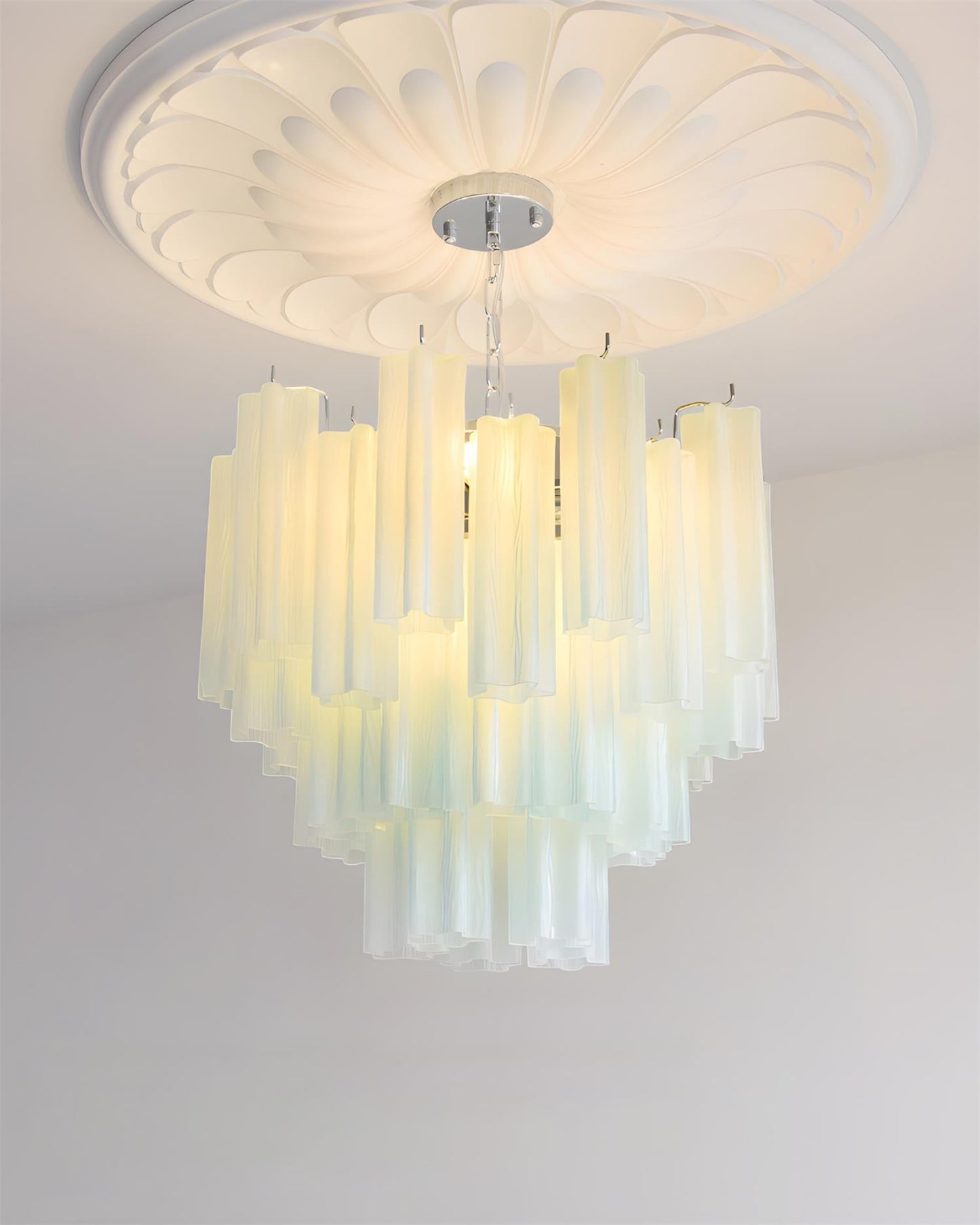 Élodie FrostTier Chandelier