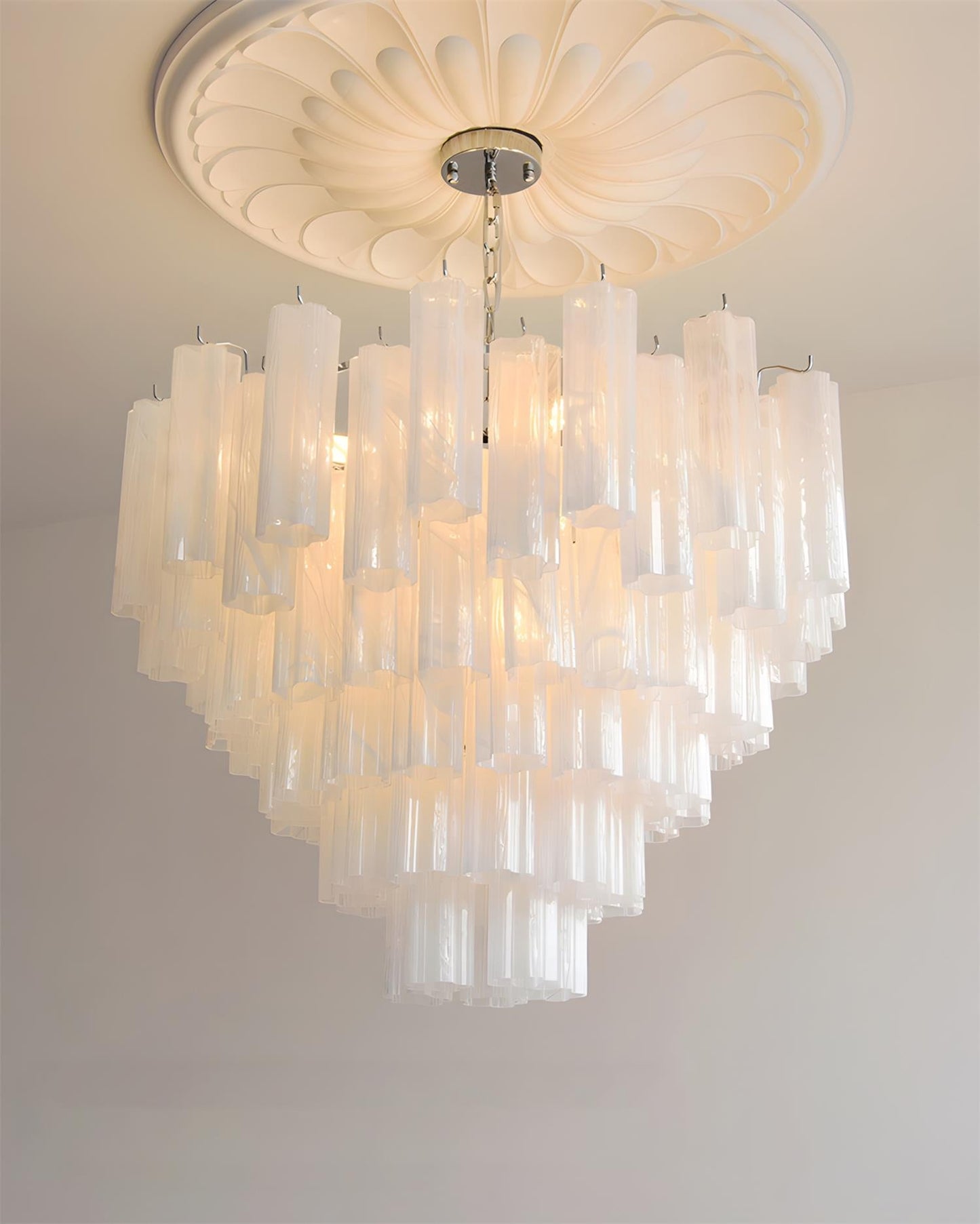 Élodie FrostTier Chandelier