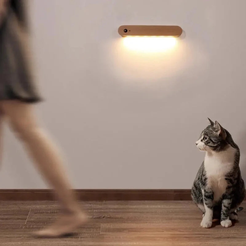 Élise IllumiKey Wooden Magnetic Key Holder LED Night Light