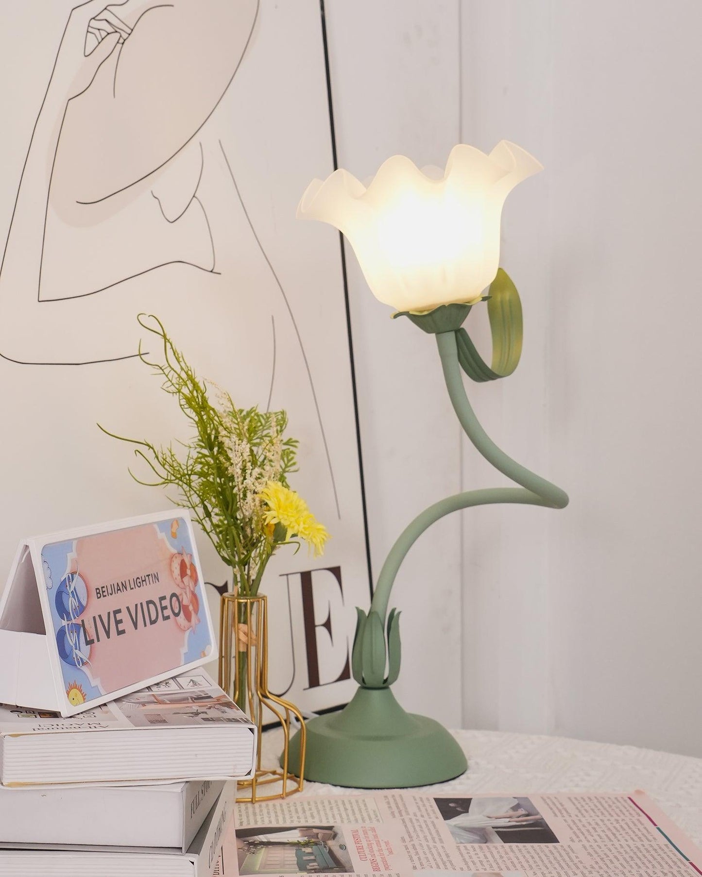 Isabelle Lily Flower Table Lamp with Elegant Floral Design