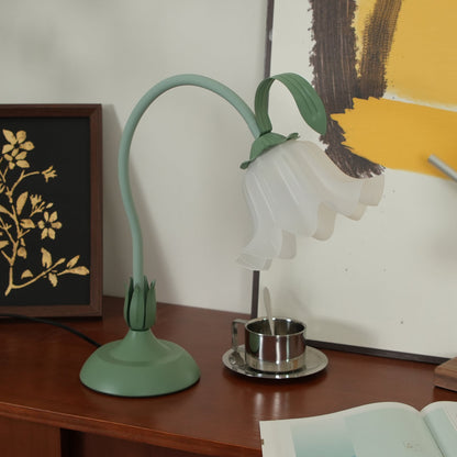 Isabelle Lily Flower Table Lamp with Elegant Floral Design