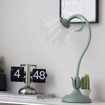 Isabelle Lily Flower Table Lamp with Elegant Floral Design