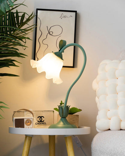 Isabelle Lily Flower Table Lamp with Elegant Floral Design