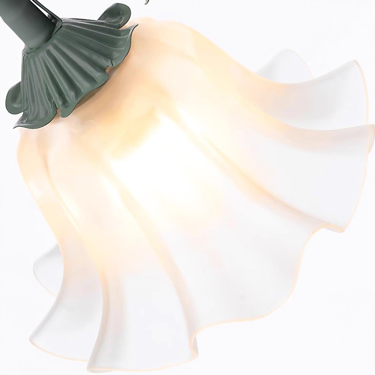 Isabelle Lily Flower Table Lamp with Elegant Floral Design