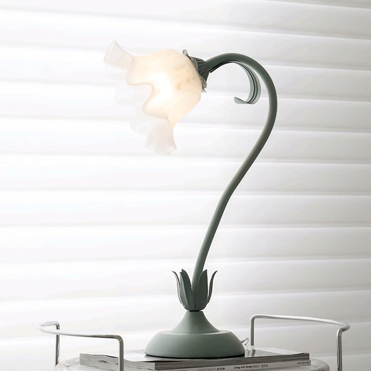 Isabelle Lily Flower Table Lamp with Elegant Floral Design