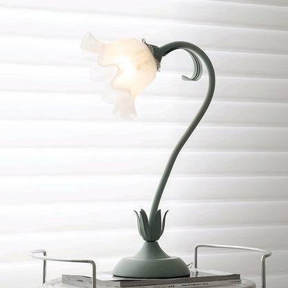 Isabelle Lily Flower Table Lamp with Elegant Floral Design