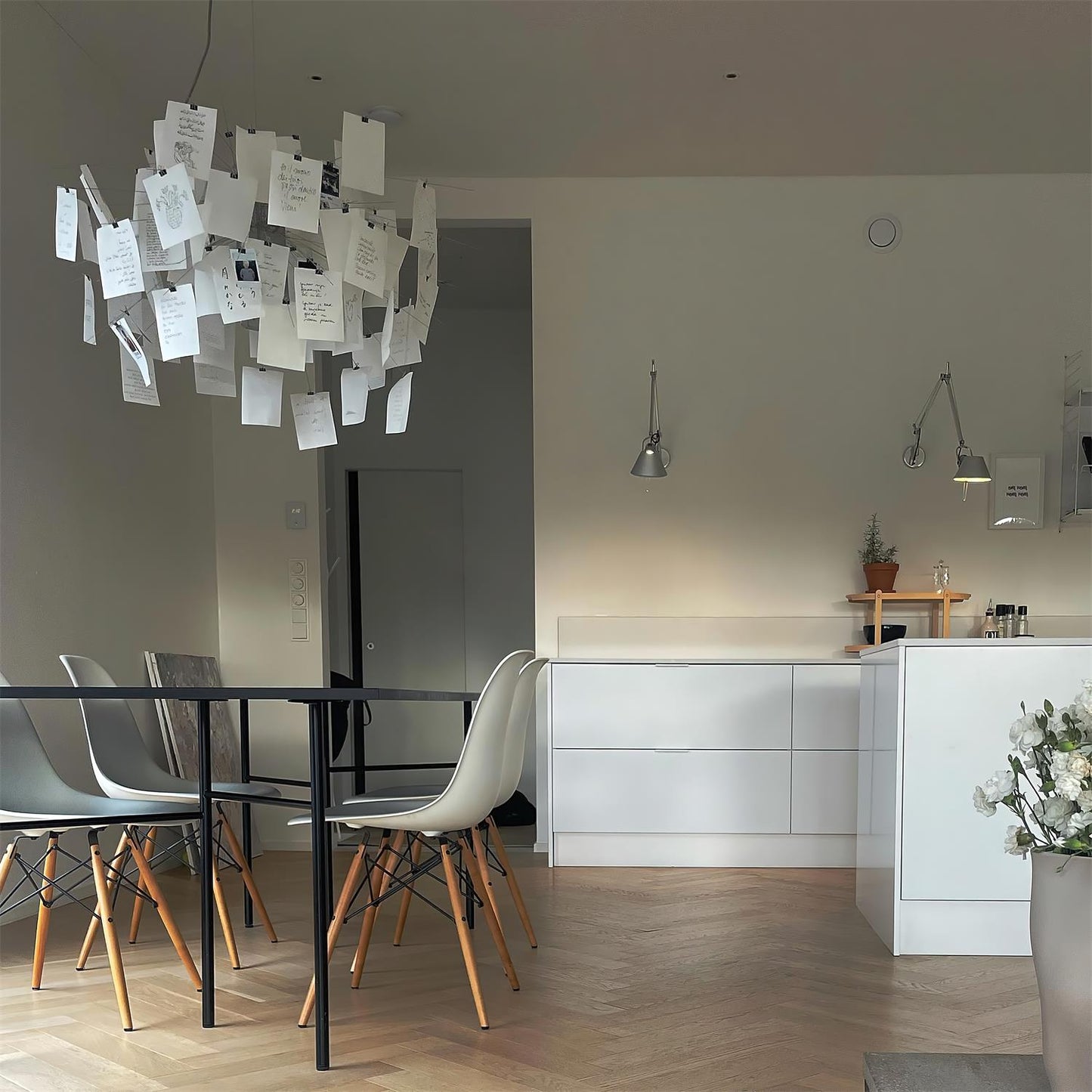 Élise Paper Art Plug-In Hanging Chandelier