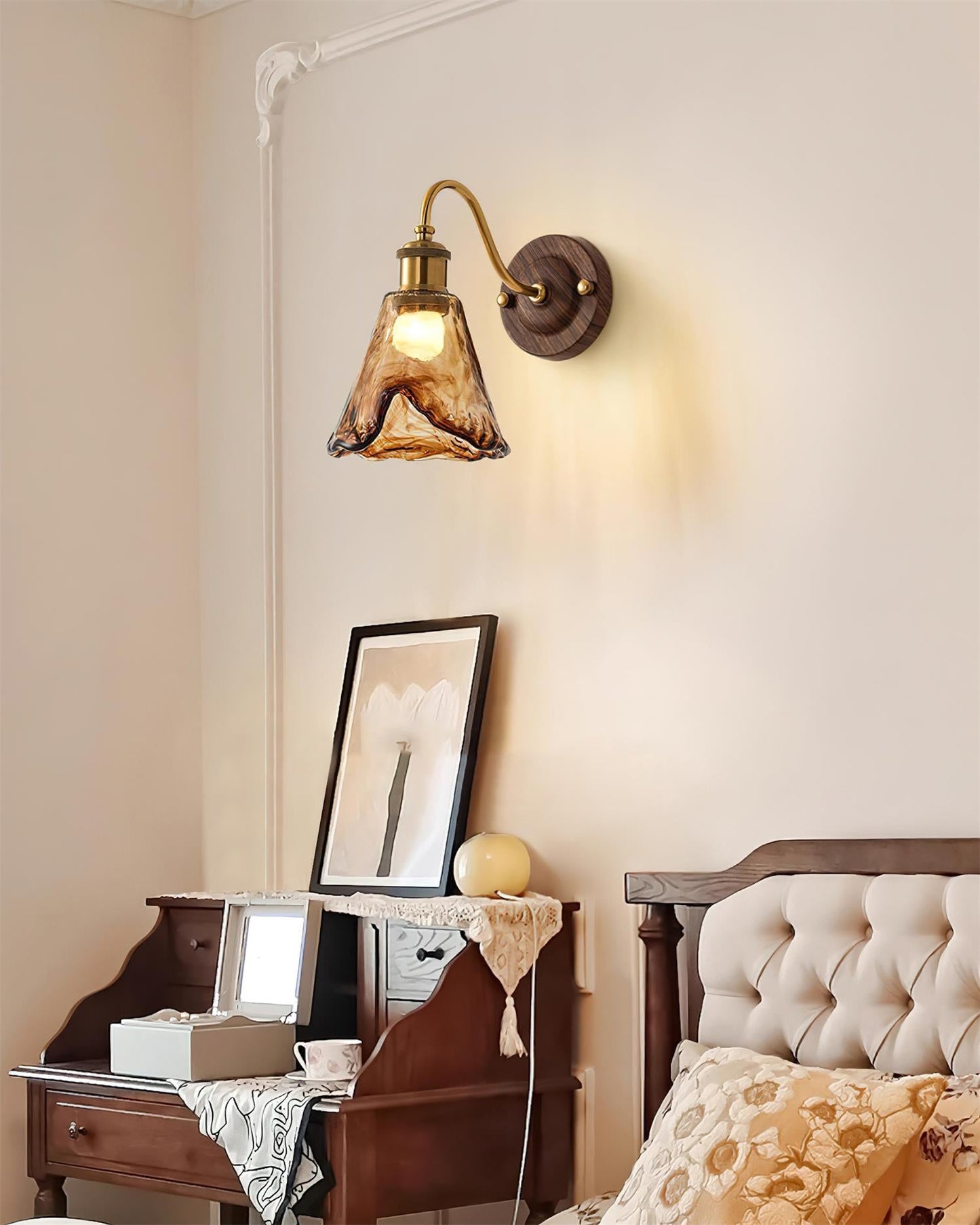 Élodie Nalia Amber Wall Lamp Metal and Glass Lighting