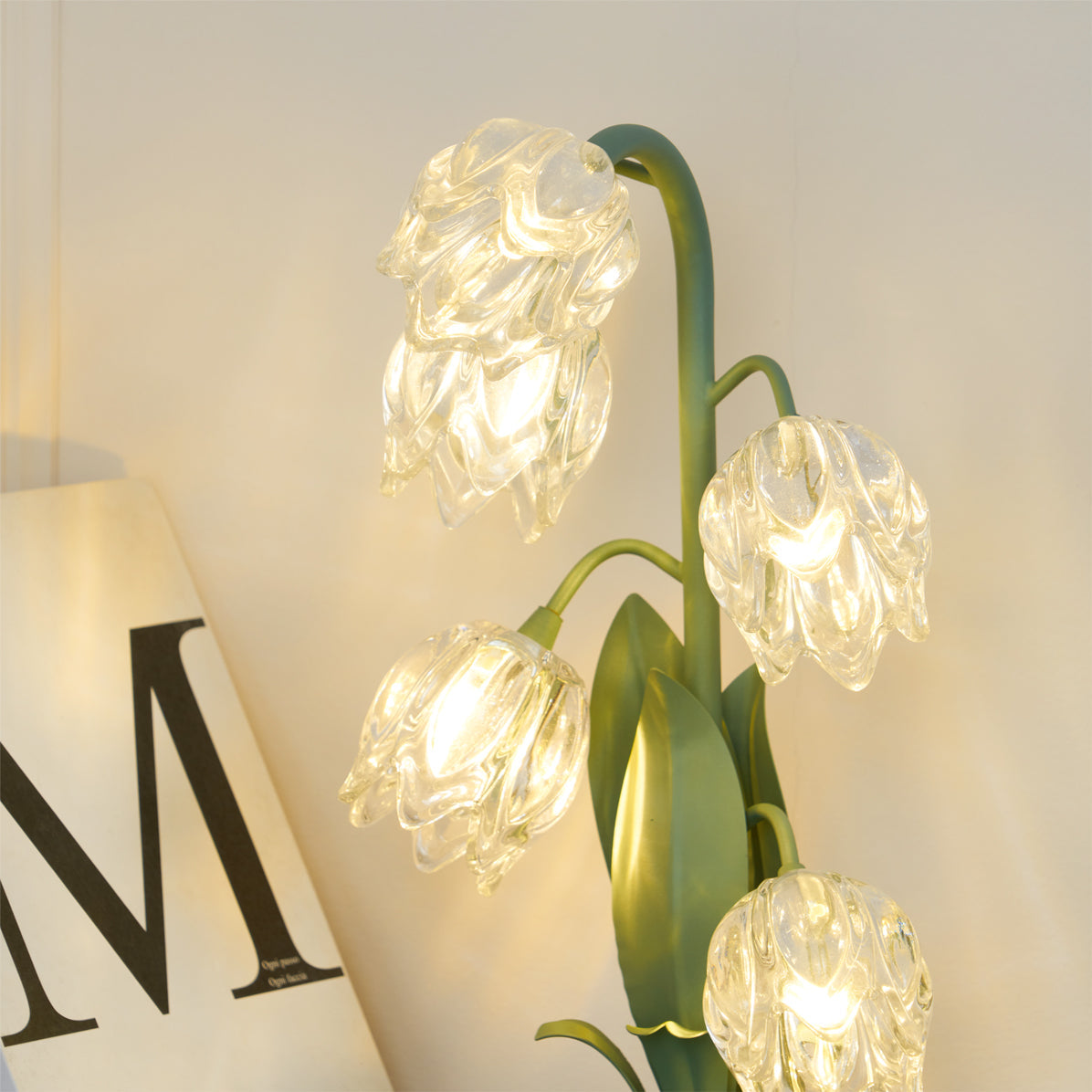 Aurélia Green Flower Table Lamp with Glass Petal Design