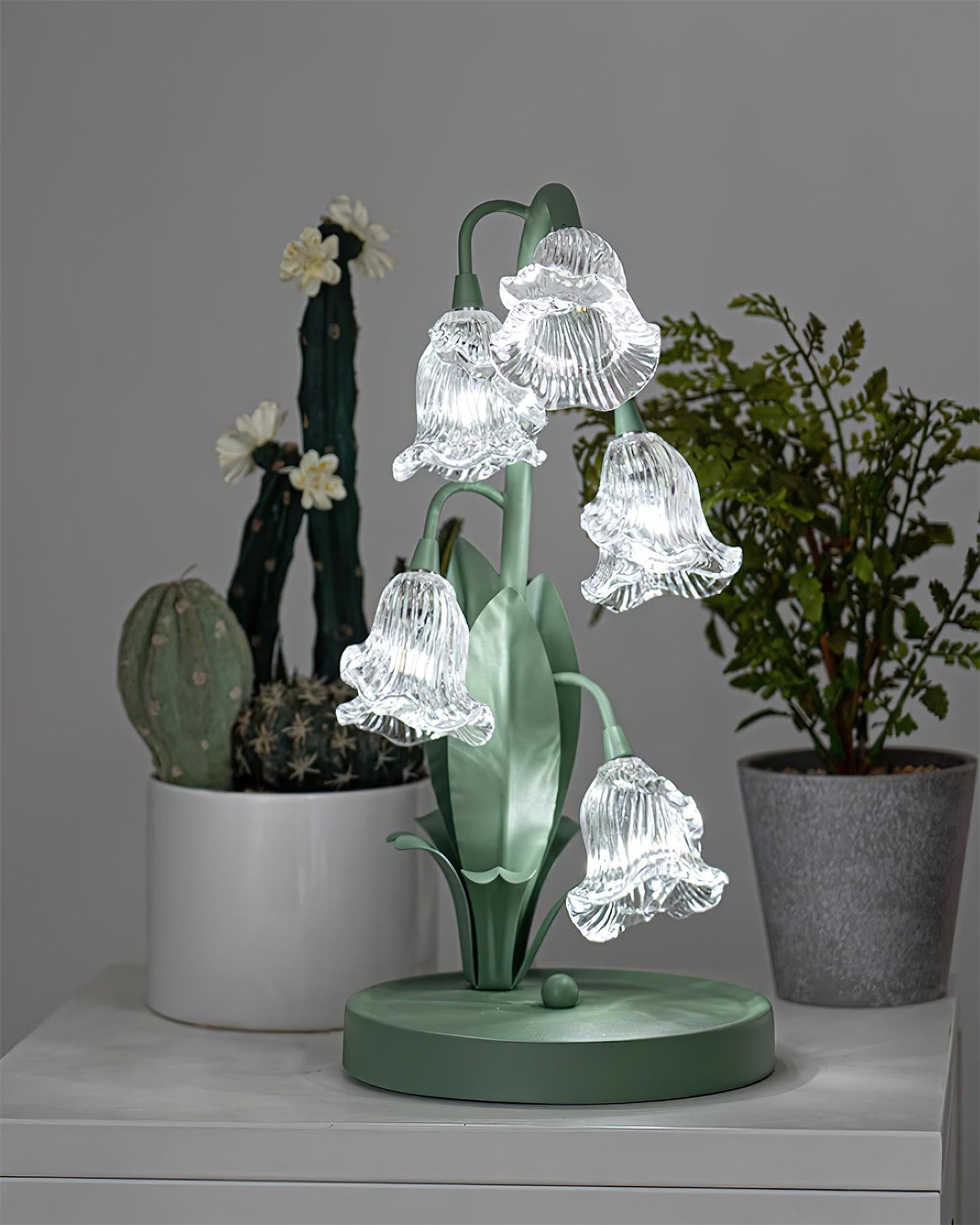 Aurélia Green Flower Table Lamp with Glass Petal Design