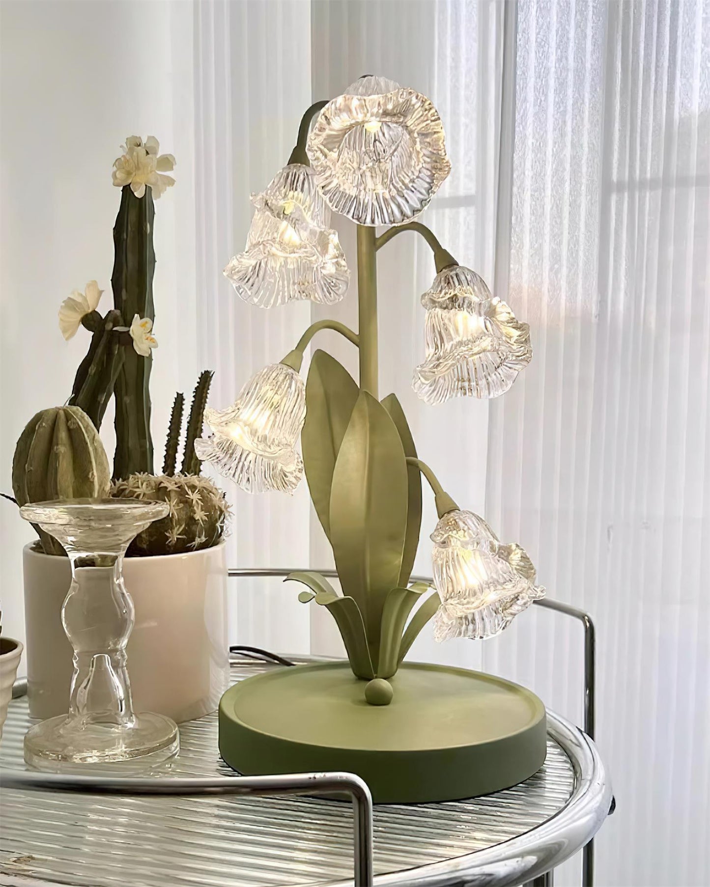 Aurélia Green Flower Table Lamp with Glass Petal Design
