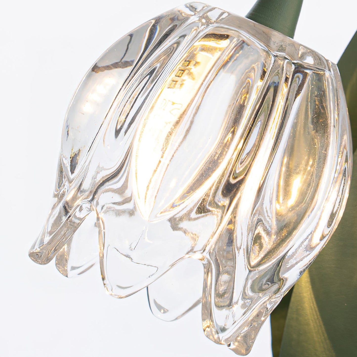 Aurélia Green Flower Table Lamp with Glass Petal Design