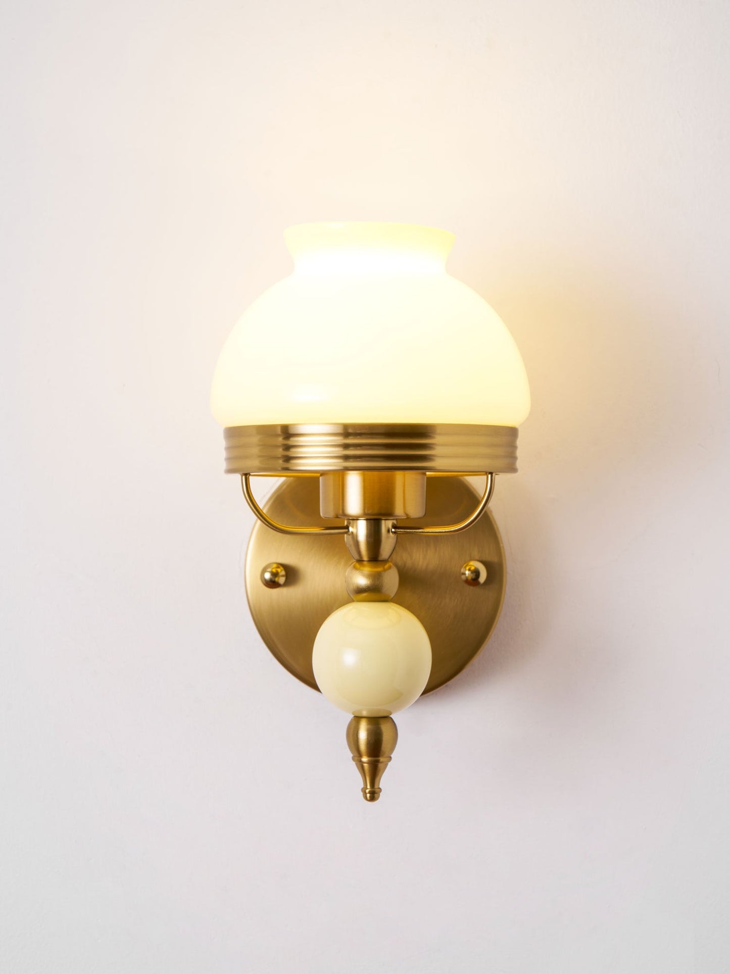 Amélie Retro Floral Wall Lamp with Glass Shade Design
