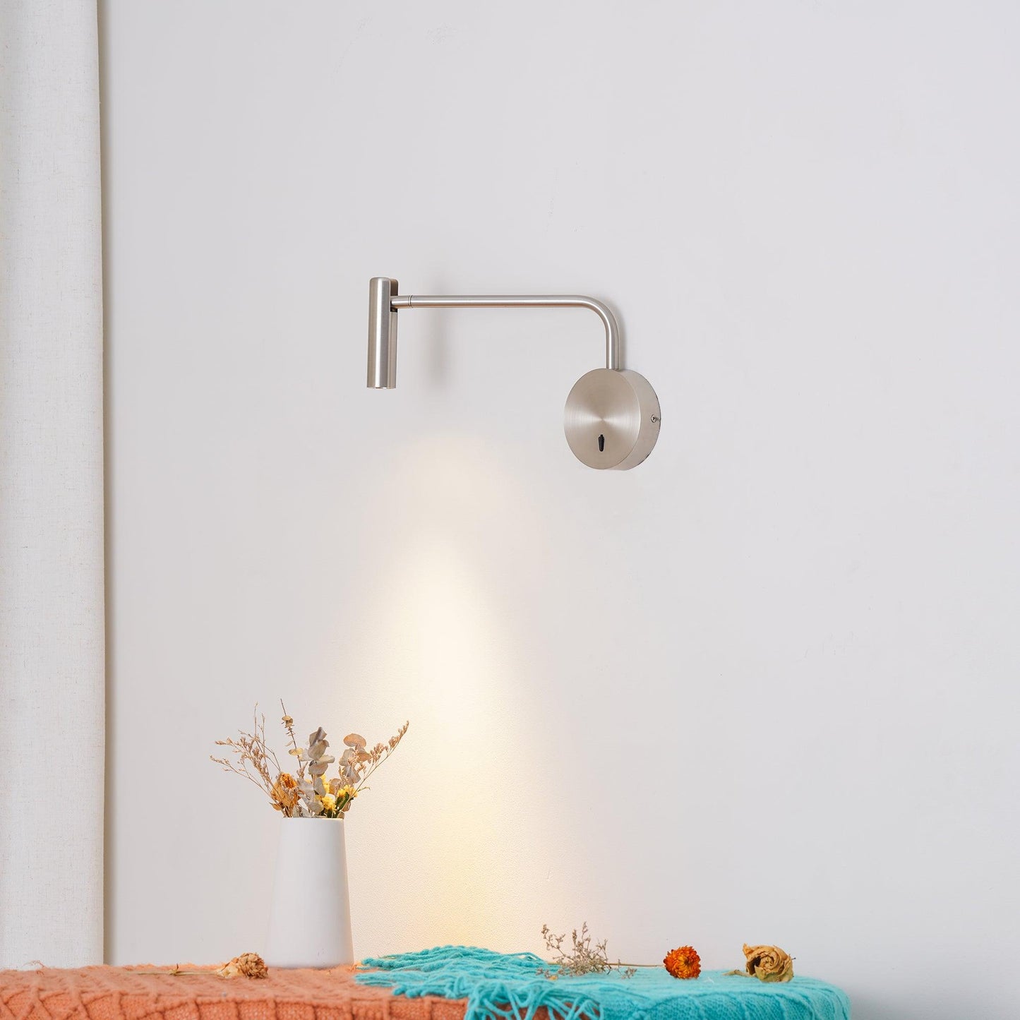 Aurélie Rizo Reading Plug-In Wall Lamp with Adjustable LED Arm