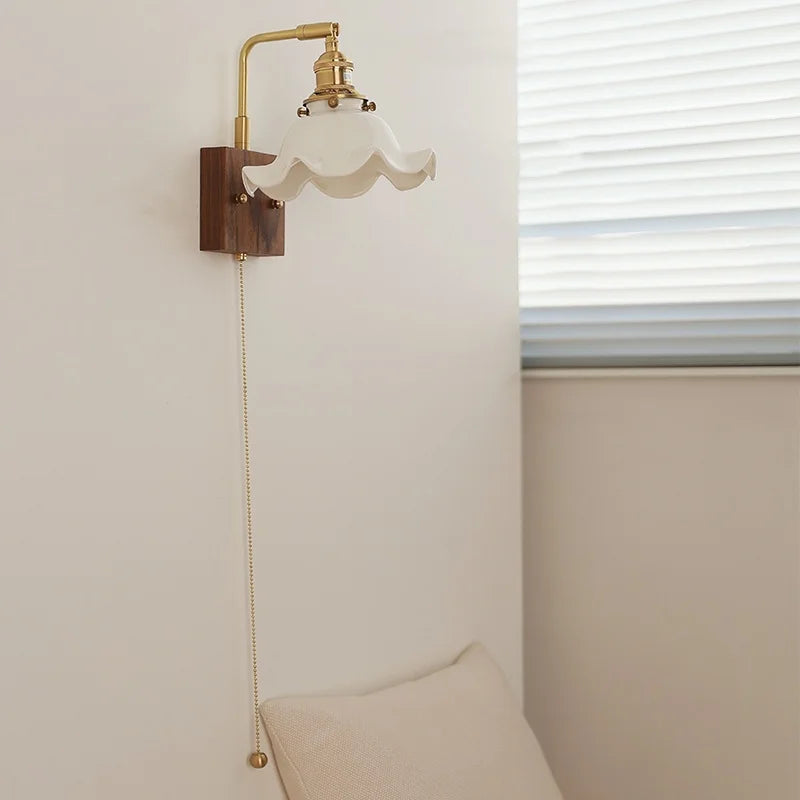 Amélie Vintage Ceramic Flower Wall Light