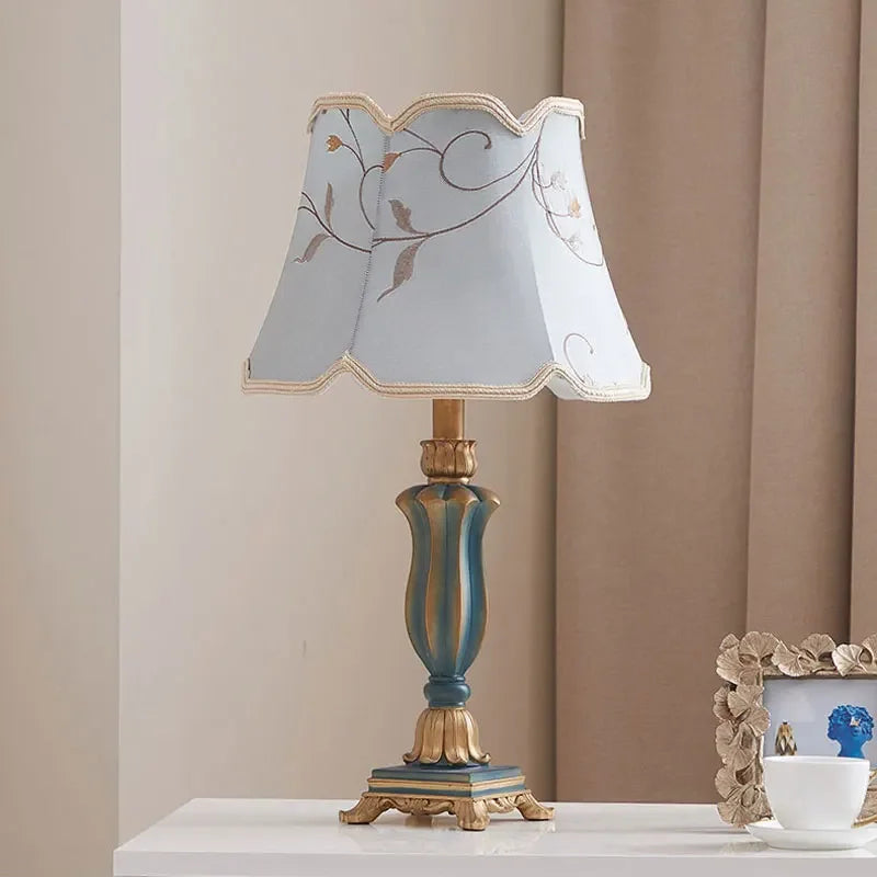 Élodie Nordic Green Carved Table Lamp