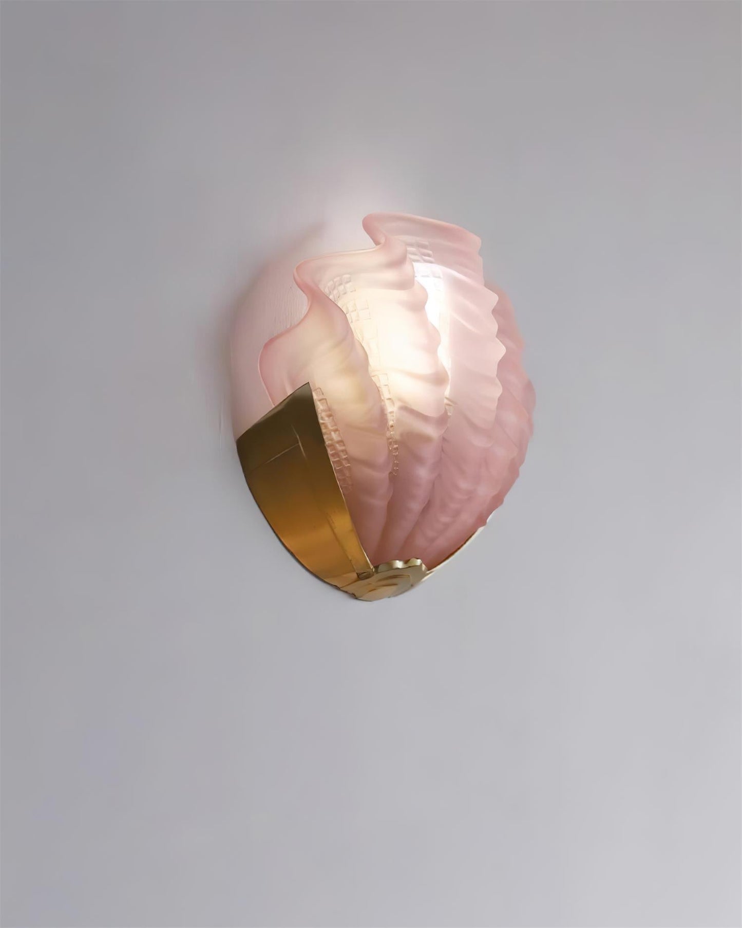 Aurélie Seashell Wall Lamp with Sculpted Glass Design
