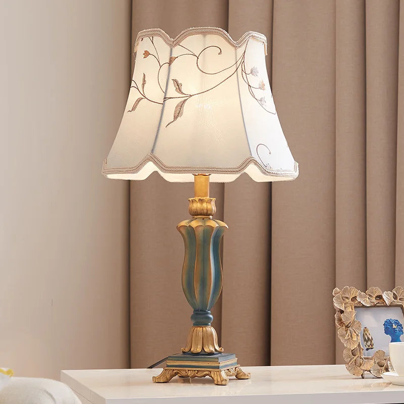 Élodie Nordic Green Carved Table Lamp