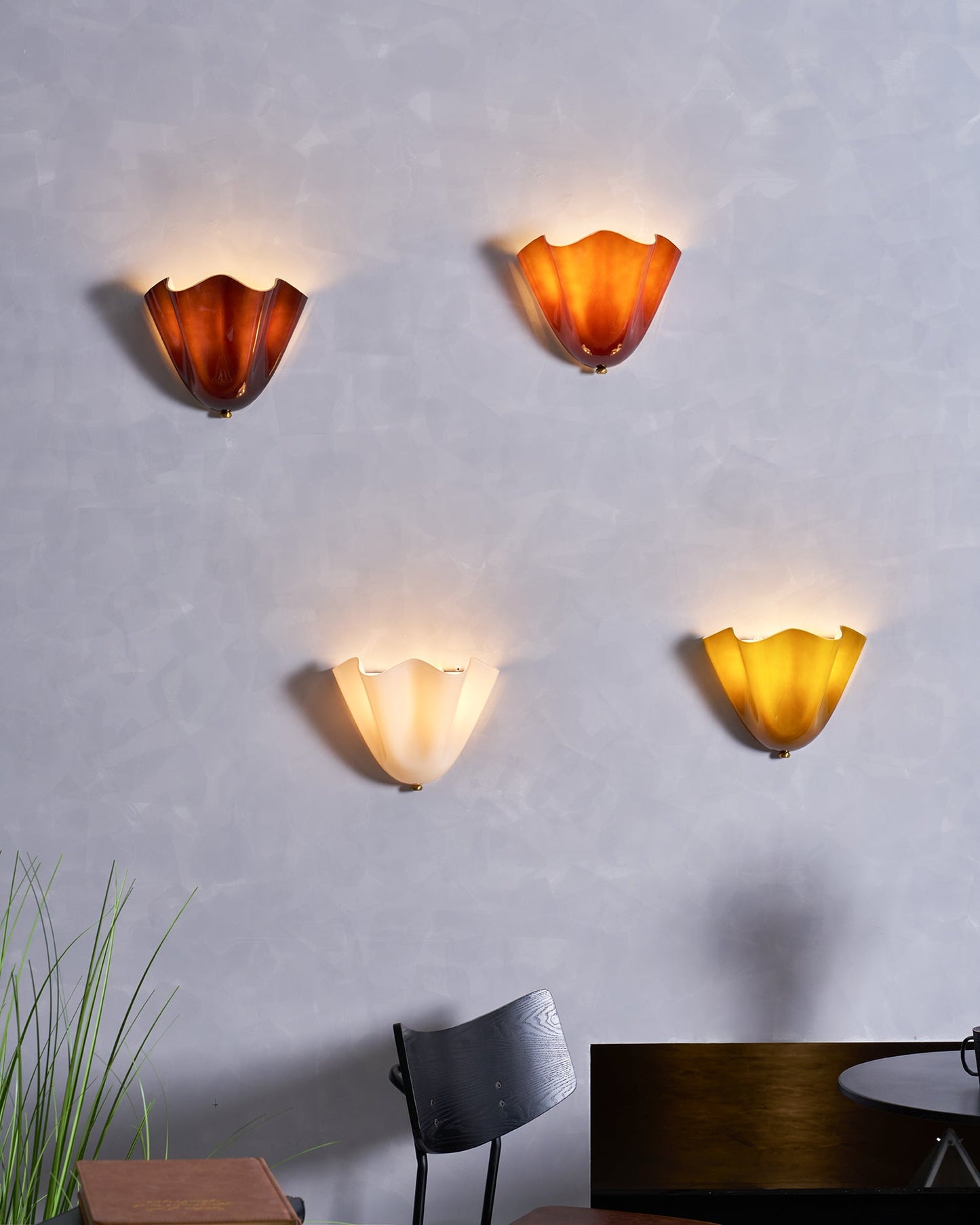 Violette Hand-Blown Glass Wall Lamp with Petal Silhouette