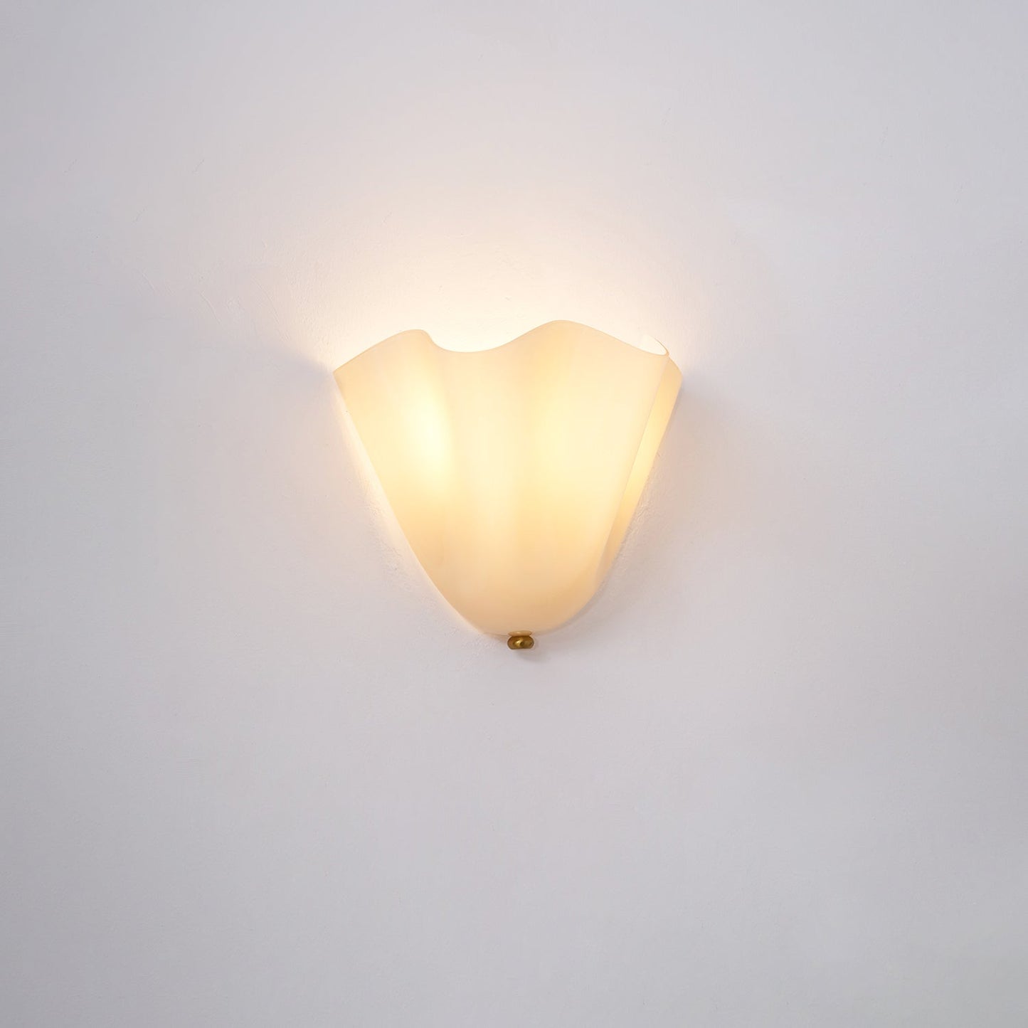 Violette Hand-Blown Glass Wall Lamp with Petal Silhouette