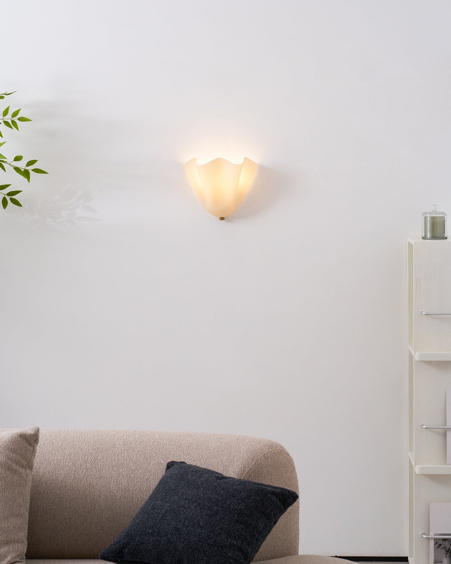Violette Hand-Blown Glass Wall Lamp with Petal Silhouette