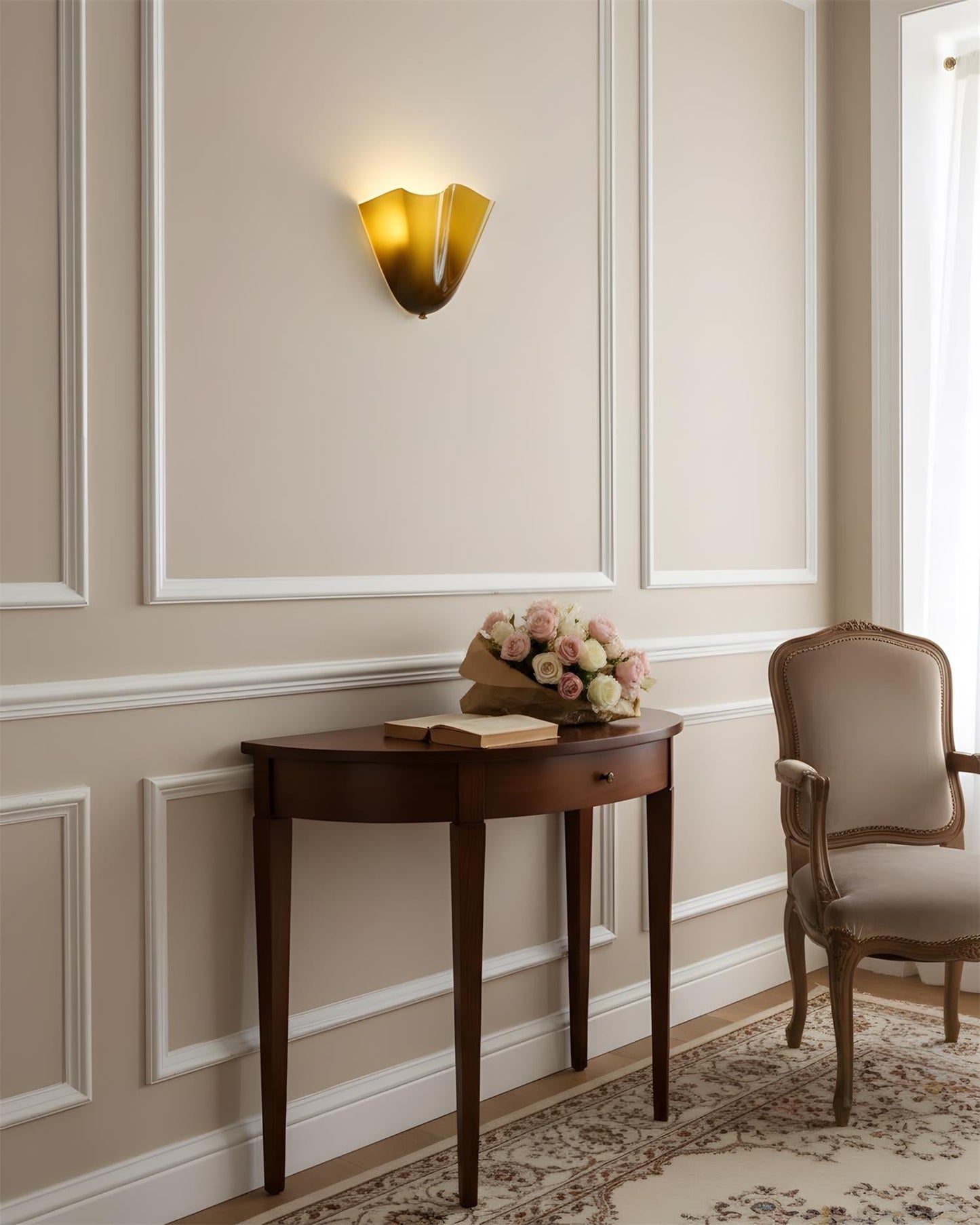 Violette Hand-Blown Glass Wall Lamp with Petal Silhouette
