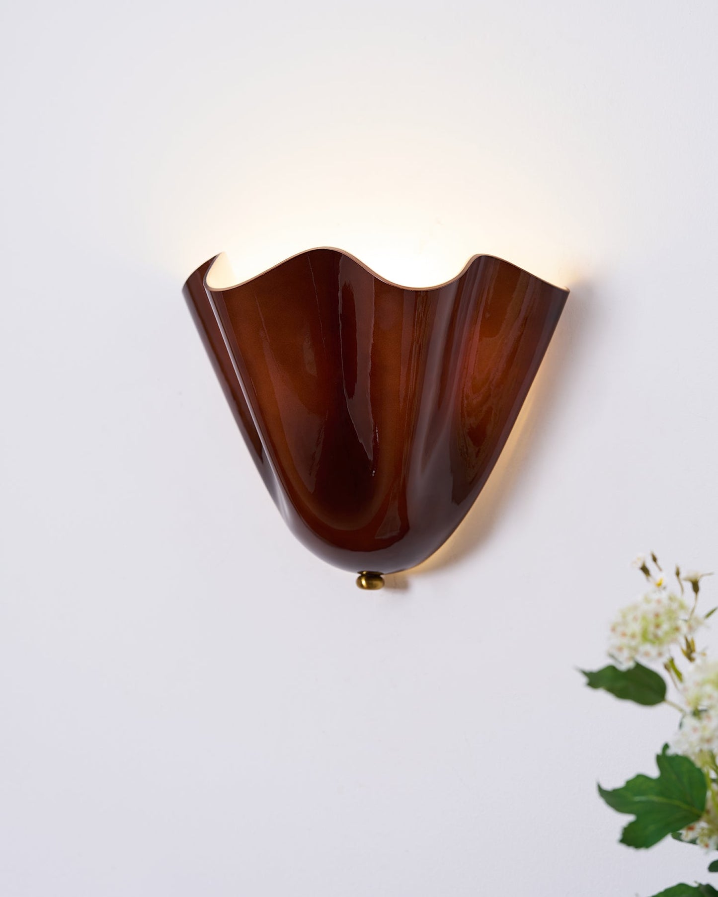 Violette Hand-Blown Glass Wall Lamp with Petal Silhouette