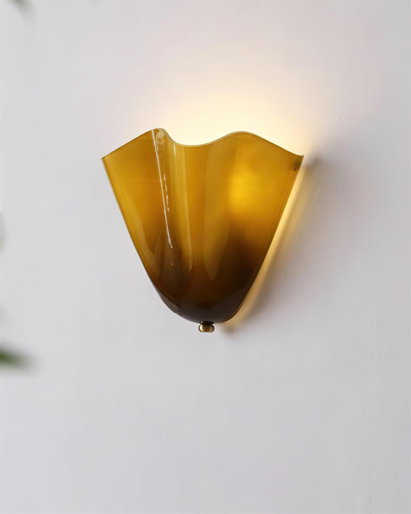Violette Hand-Blown Glass Wall Lamp with Petal Silhouette
