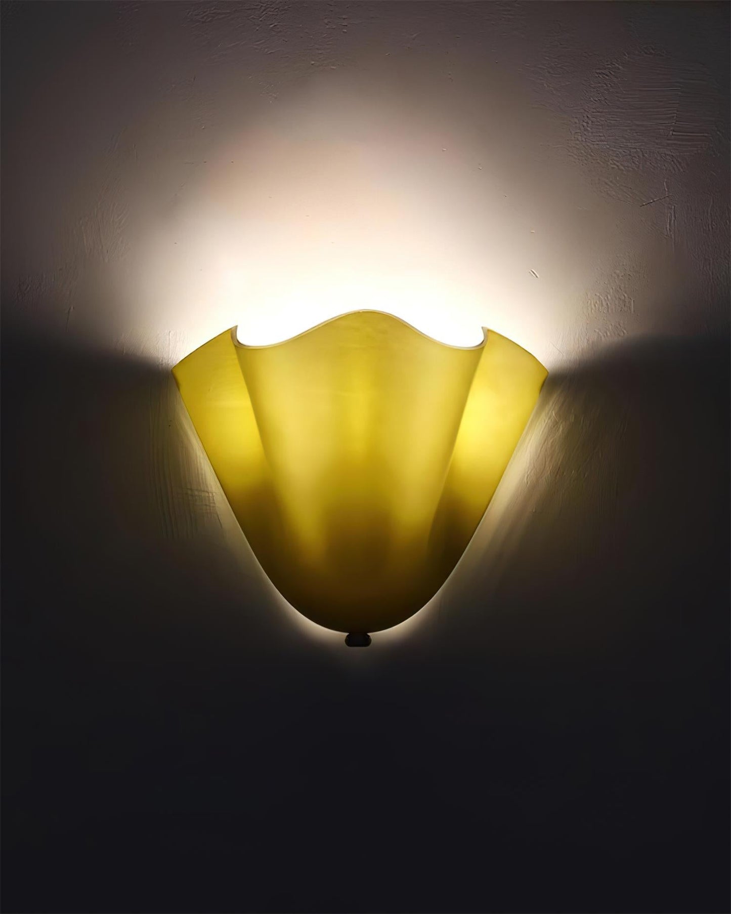 Violette Hand-Blown Glass Wall Lamp with Petal Silhouette