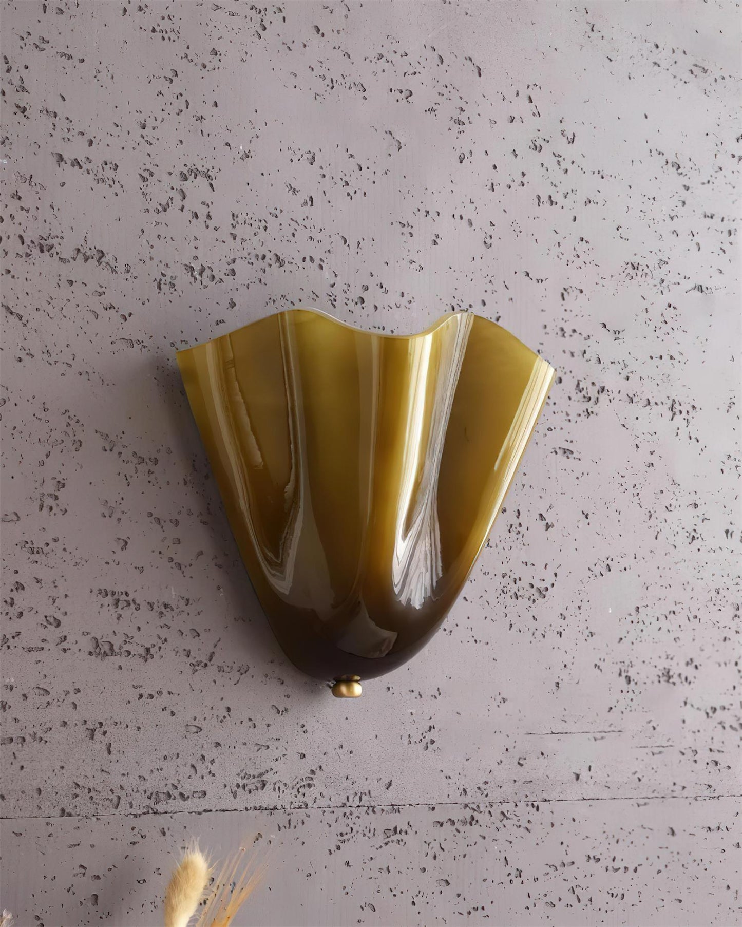 Violette Hand-Blown Glass Wall Lamp with Petal Silhouette