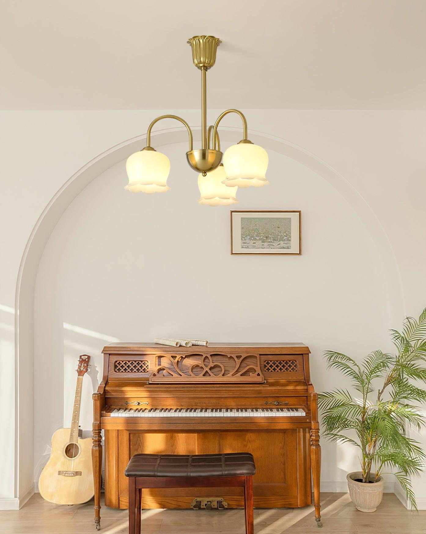 Amélina Vintage Gold & Beige Orchid Chandelier