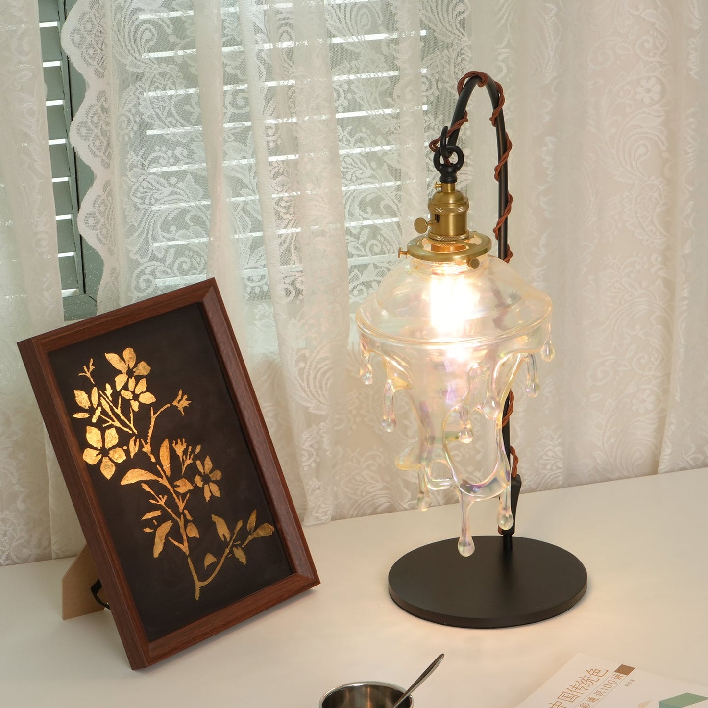 Anaïs Water Drop Resin Table Lamp with Artistic Drip Design